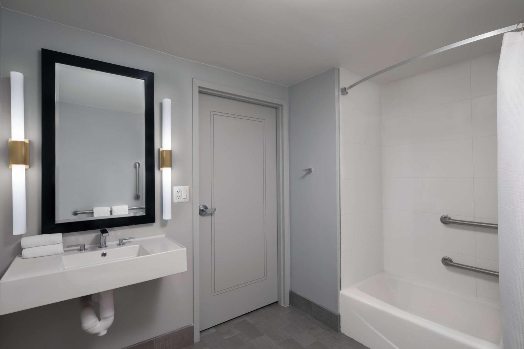 The Starling Midtown, Curio Collection By Hilton Hotel Atlanta